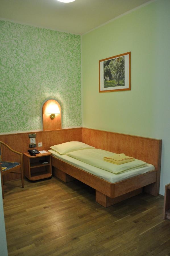 Schlosshotel Am Hainich 베링겐 외부 사진